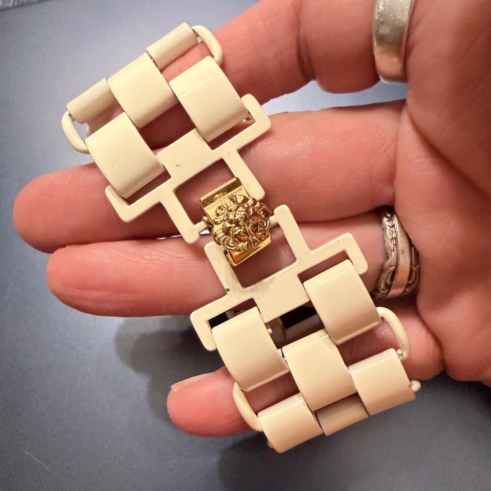 Vintage White Watch Strap Link Bracelet with Lion Clasp